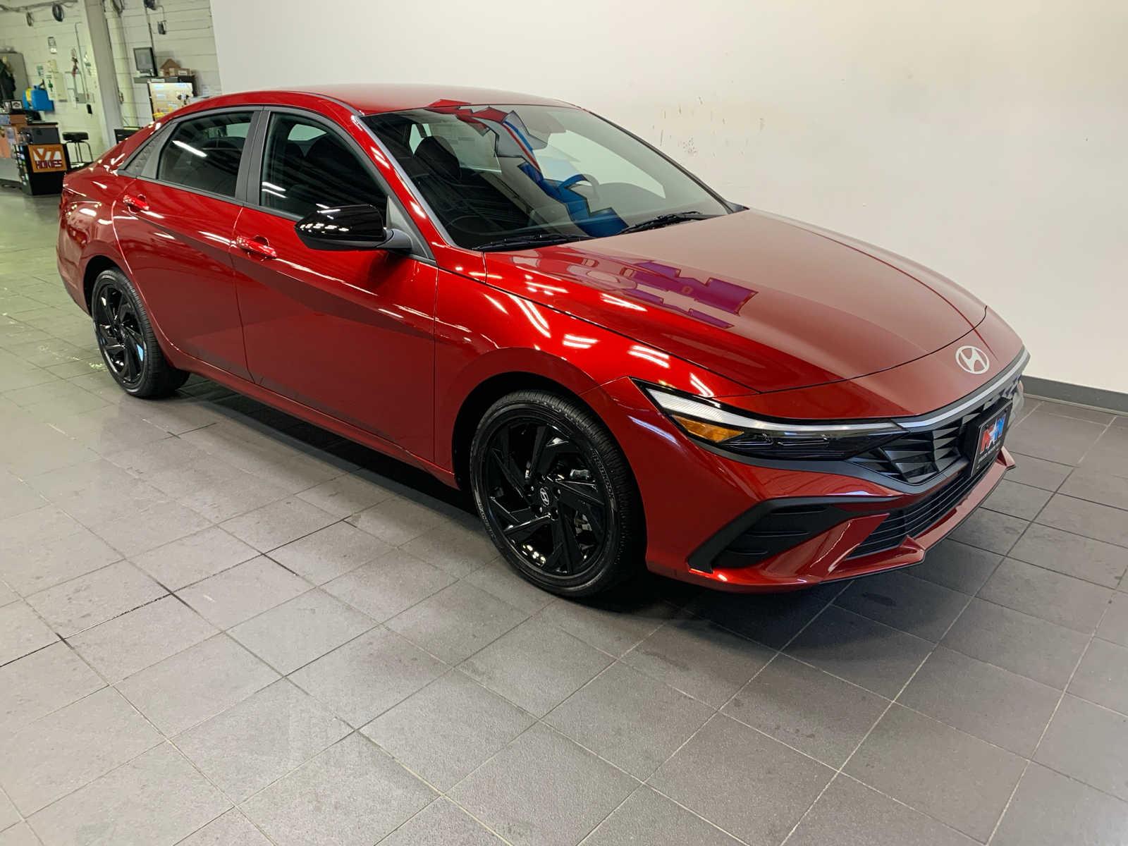 2026 Hyundai Elantra SEL Sport photo 2