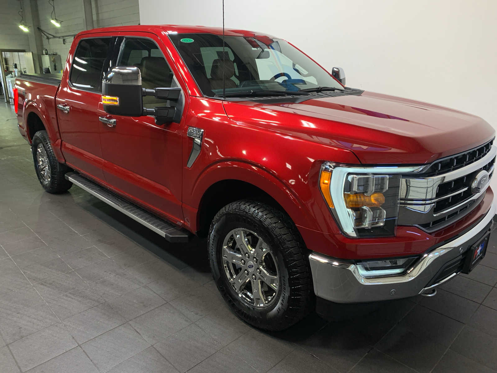 2023 Ford F-150 Lariat photo 2