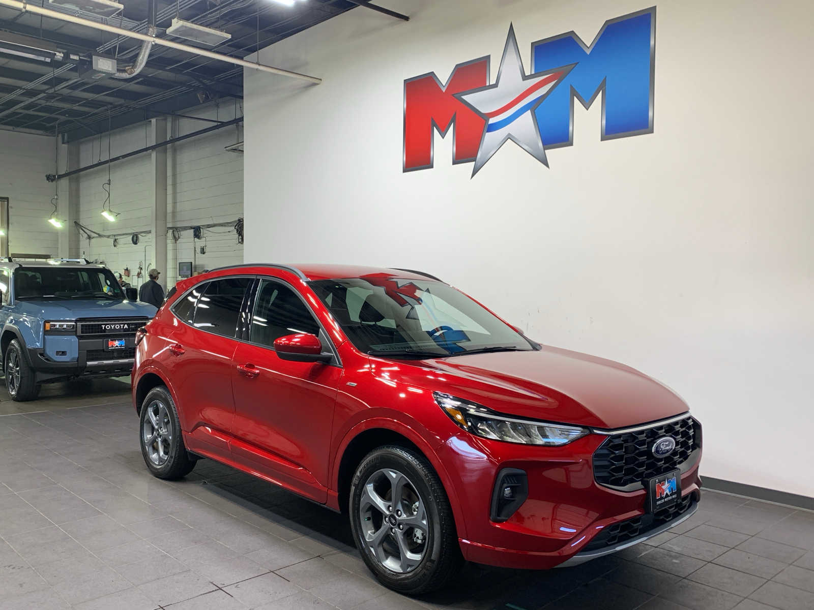 2023 Ford Escape ST-Line Select photo 2
