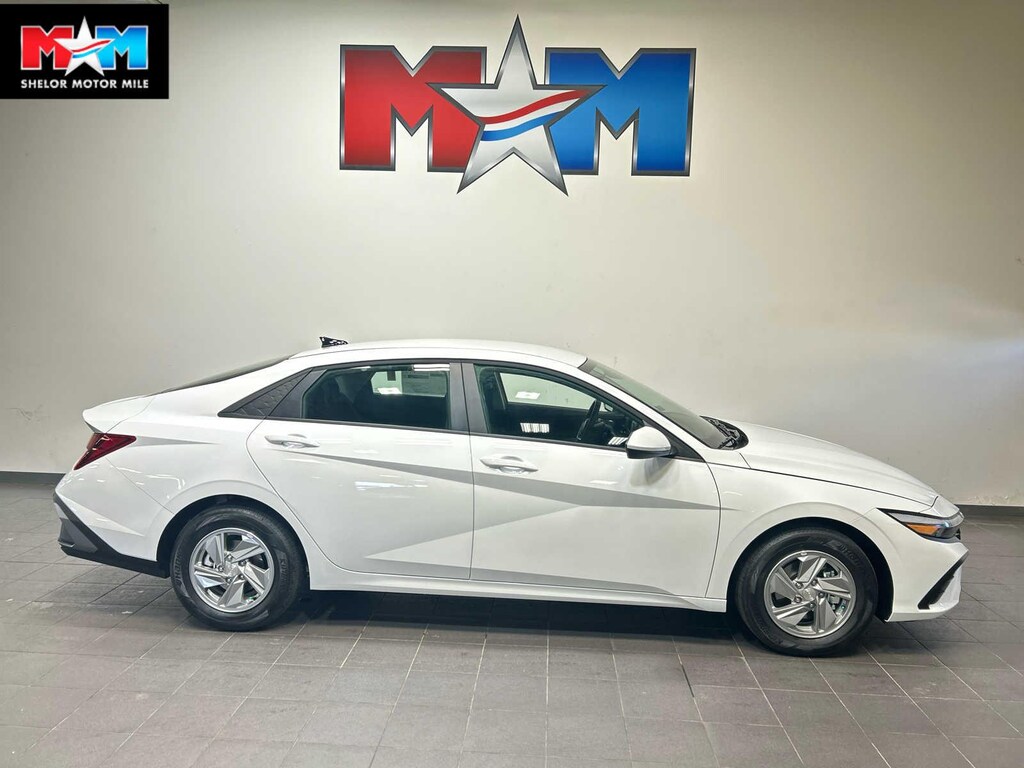 New 2026 Hyundai Elantra SE Sedan