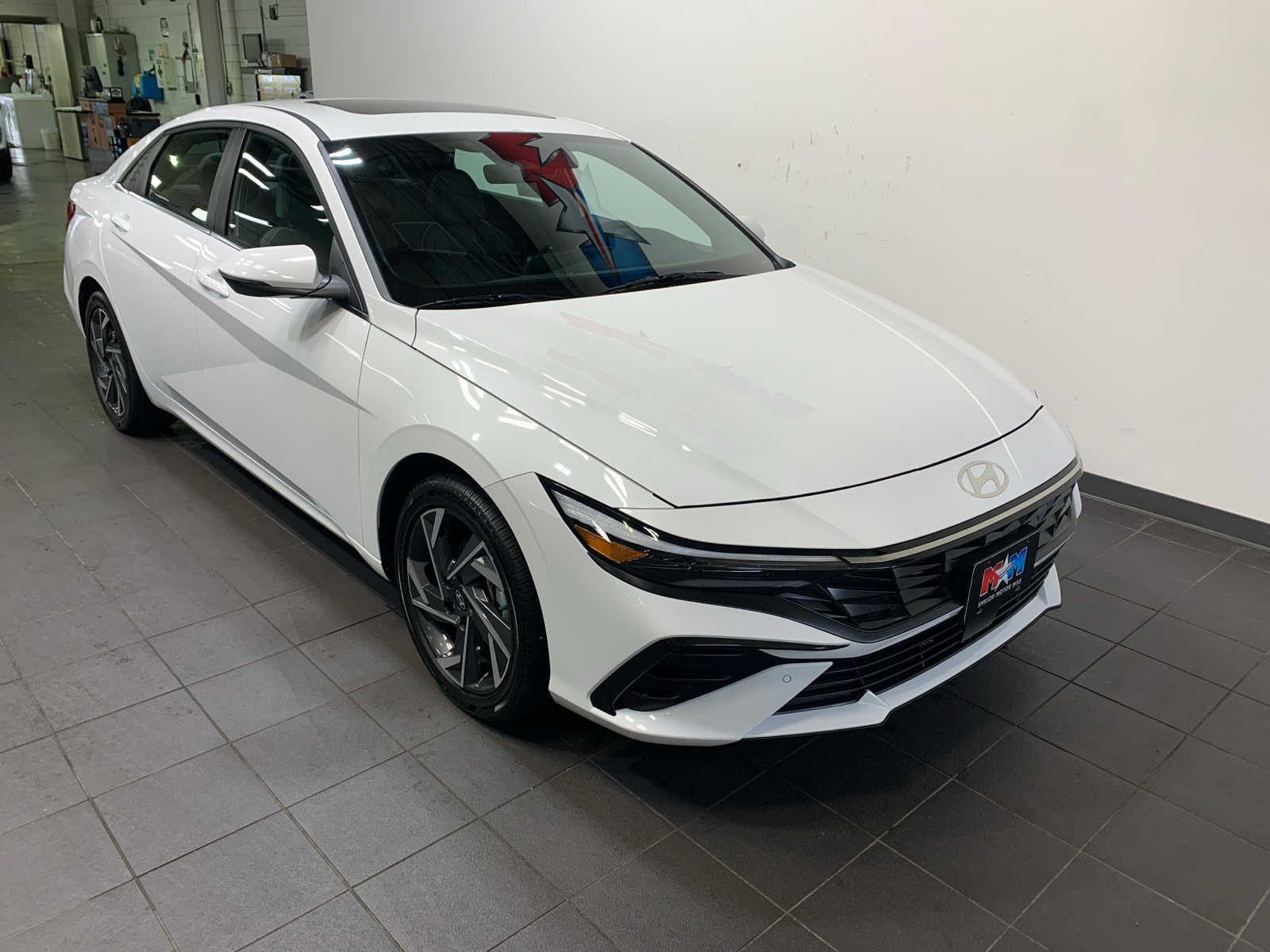 2024 Hyundai Elantra Hybrid Limited photo 2