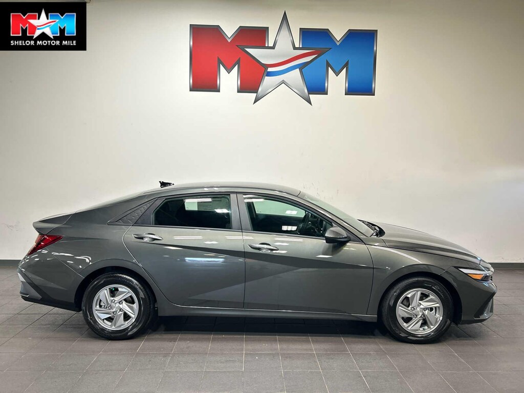 New 2026 Hyundai Elantra SE Sedan