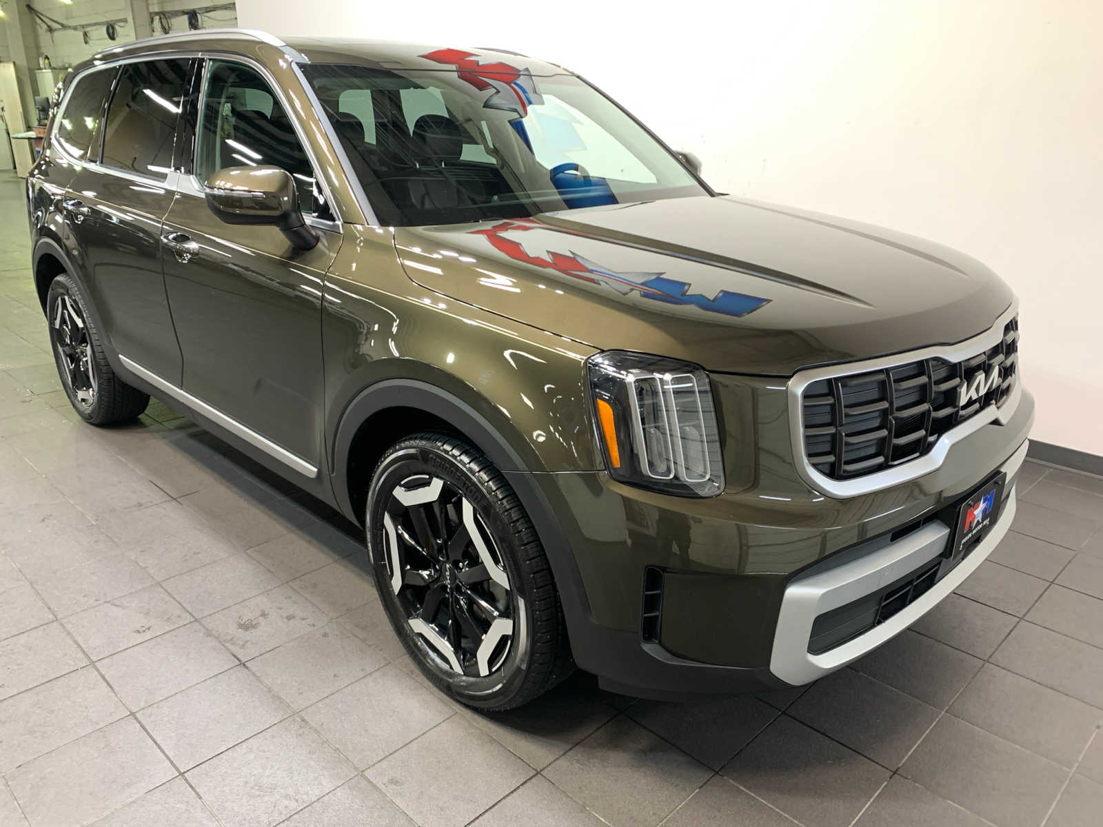 2024 Kia Telluride S photo 2