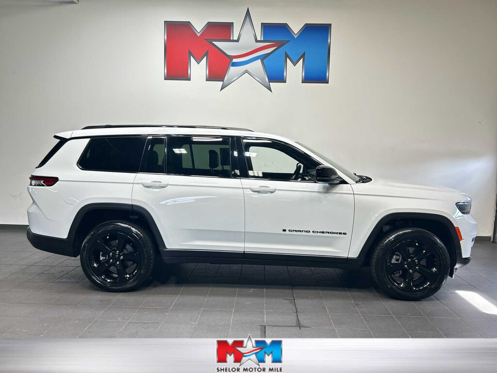 Used 2023 Jeep Grand Cherokee L Laredo SUV