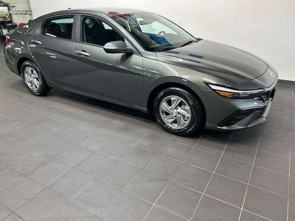 New 2026 Hyundai Elantra SE Sedan