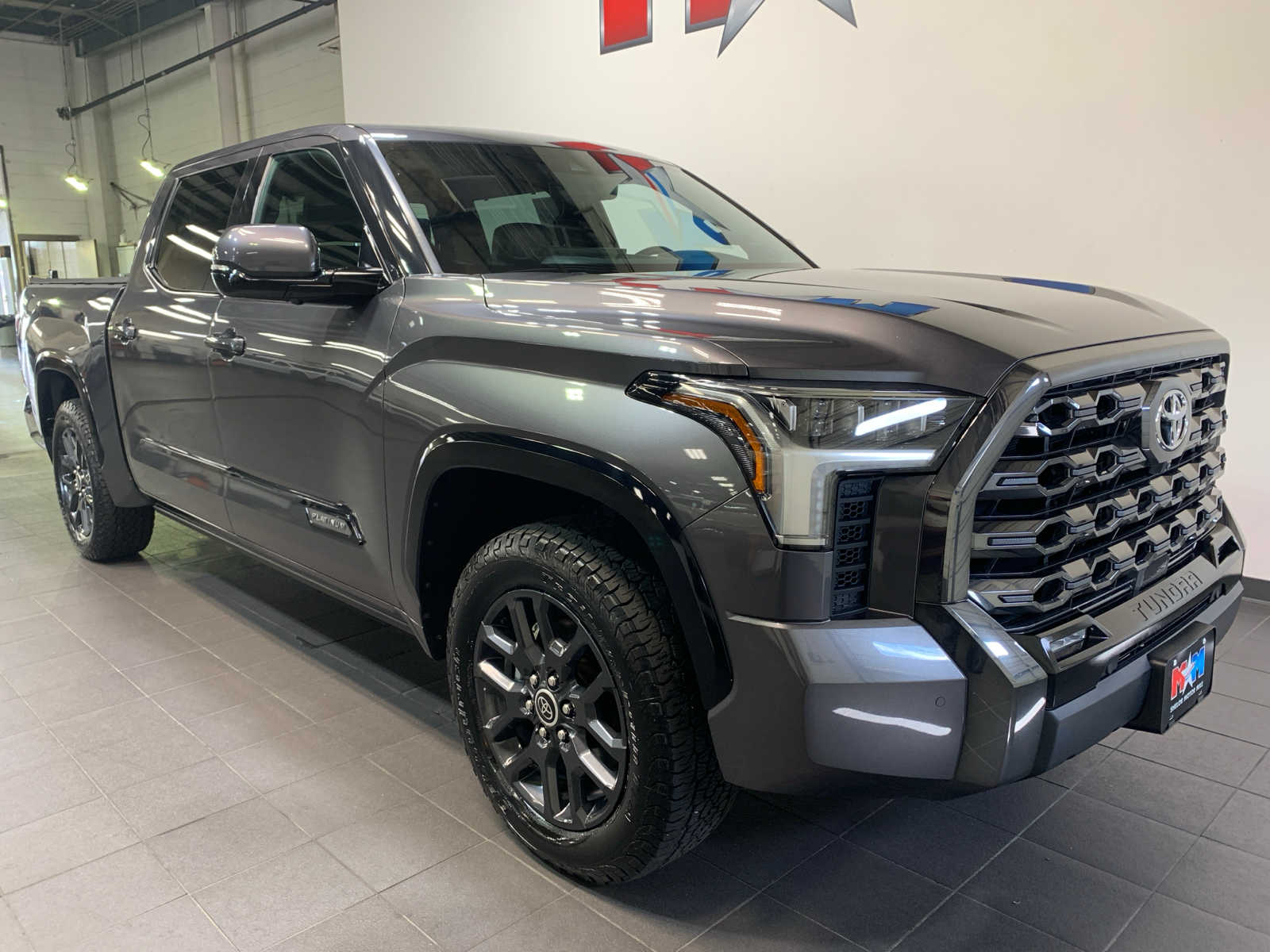 2022 Toyota Tundra Platinum photo 2