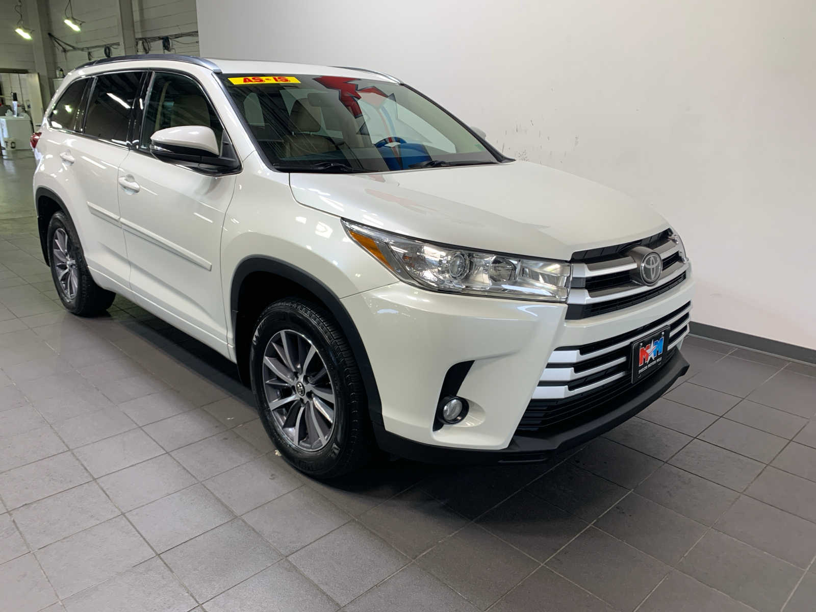 2017 Toyota Highlander XLE photo 2