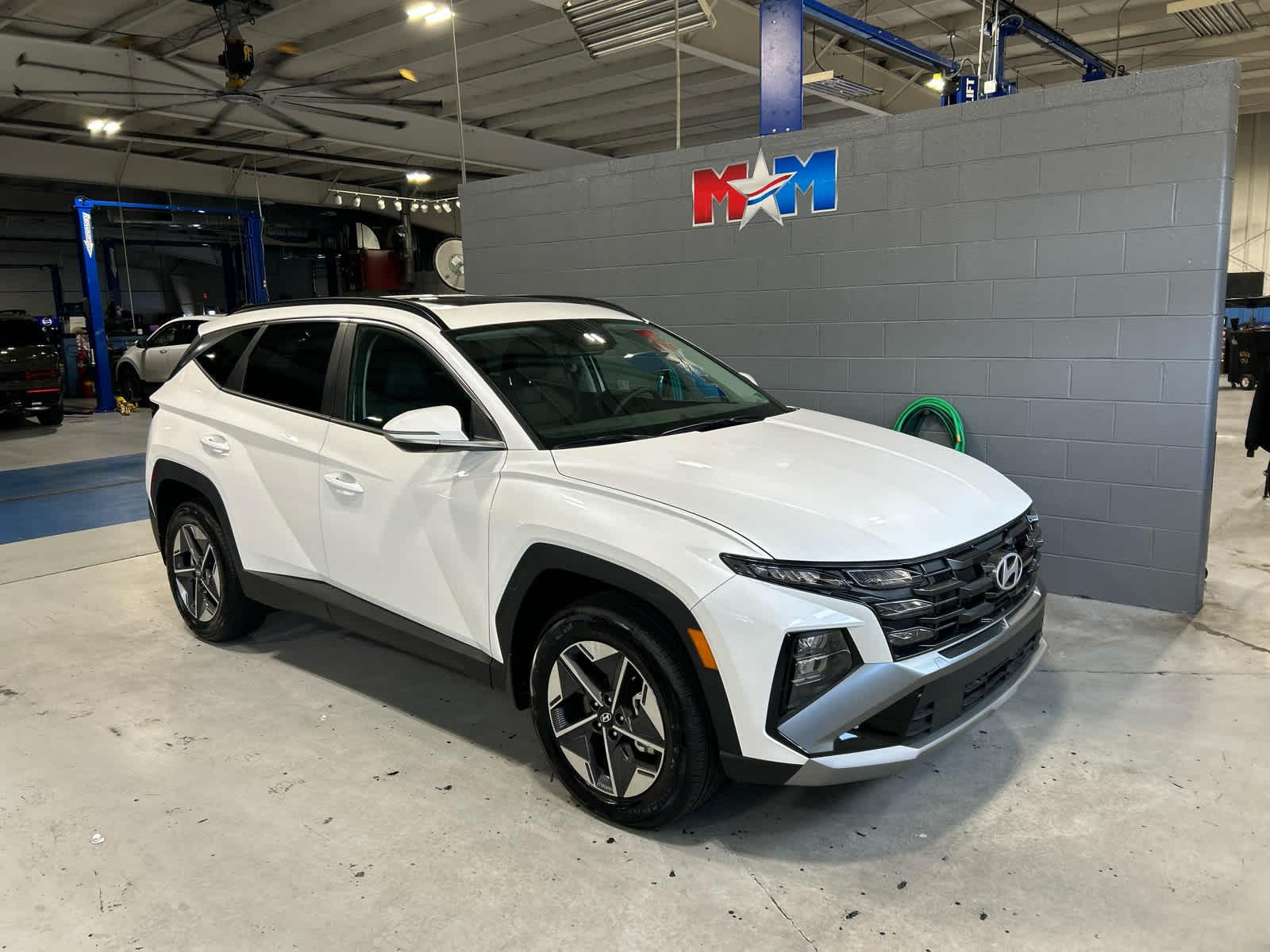 2025 Hyundai Tucson SEL Convenience photo 2