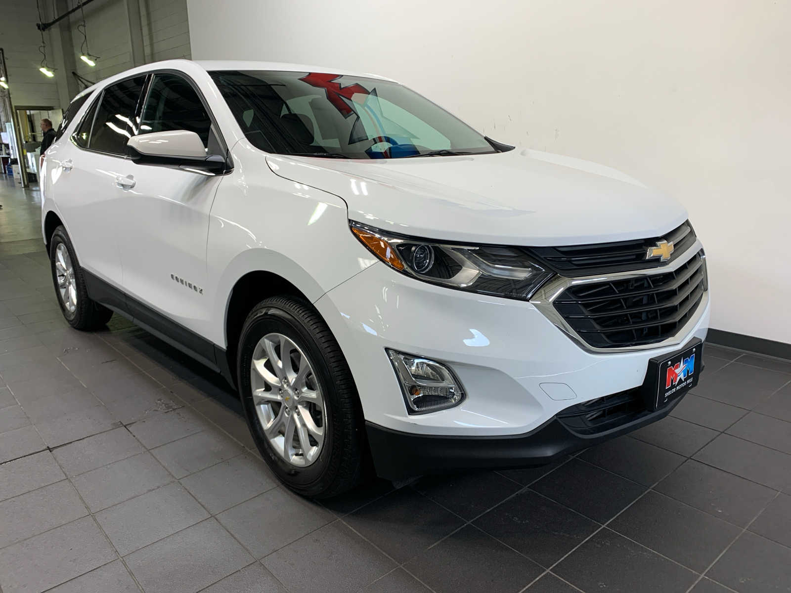 2020 Chevrolet Equinox LT photo 2
