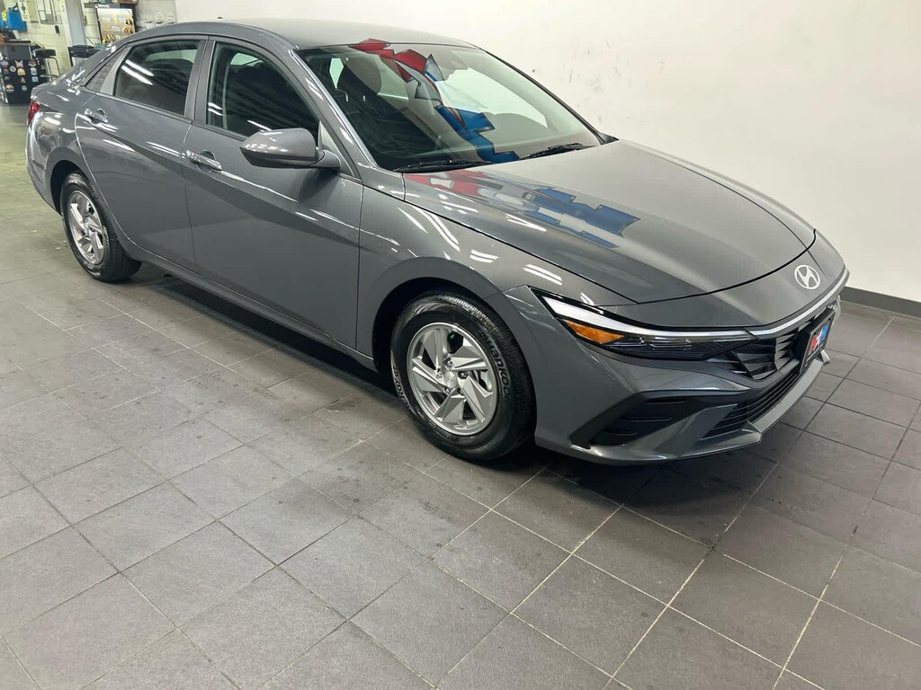 New 2026 Hyundai Elantra SE Sedan