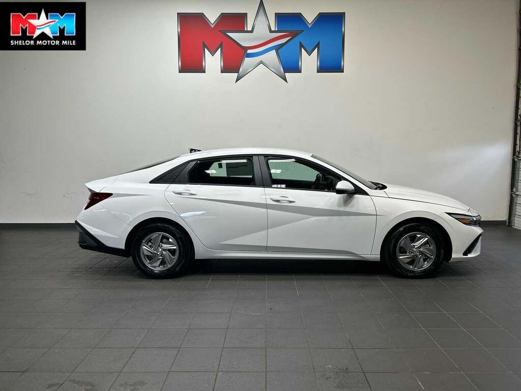 New 2026 Hyundai Elantra SE Sedan