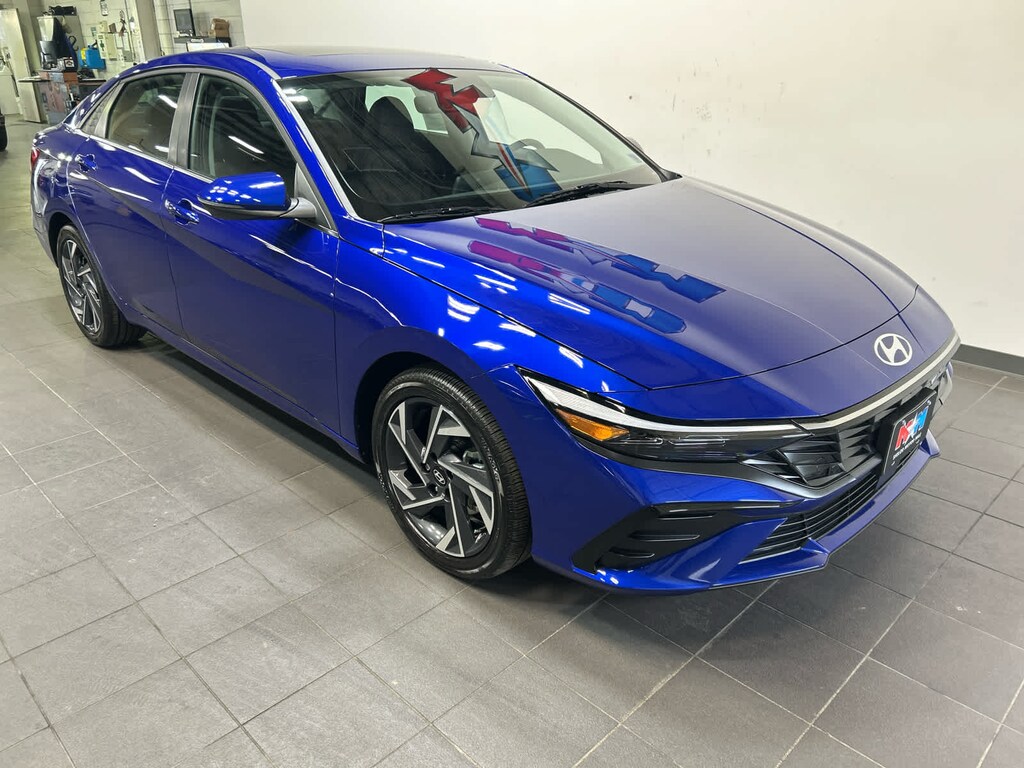 Certified 2025 Hyundai Elantra Limited Sedan