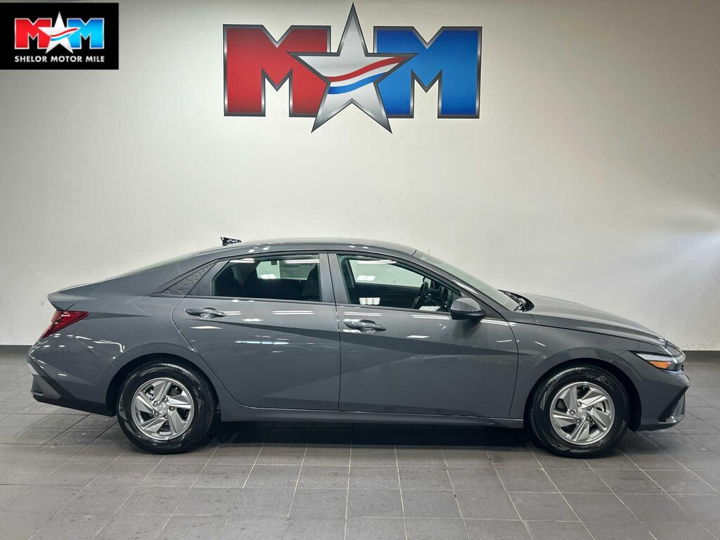 New 2026 Hyundai Elantra SE Sedan