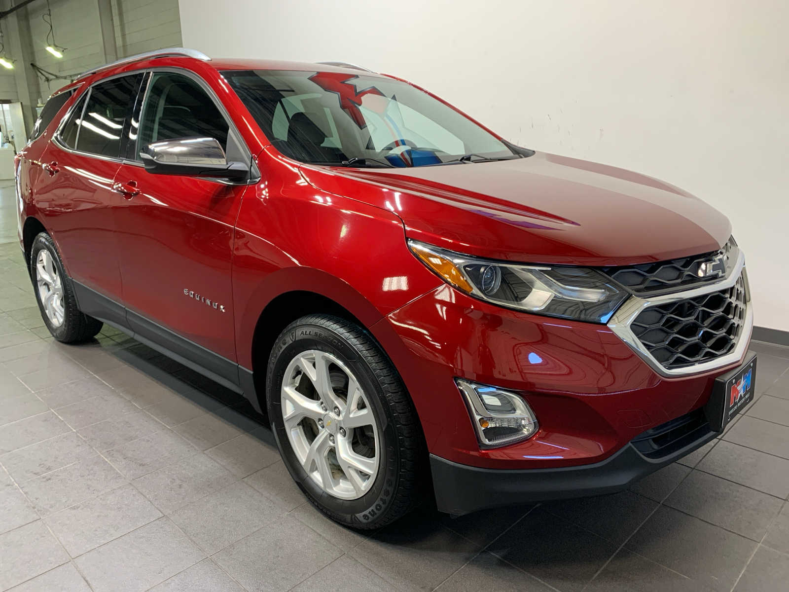2019 Chevrolet Equinox LT photo 2