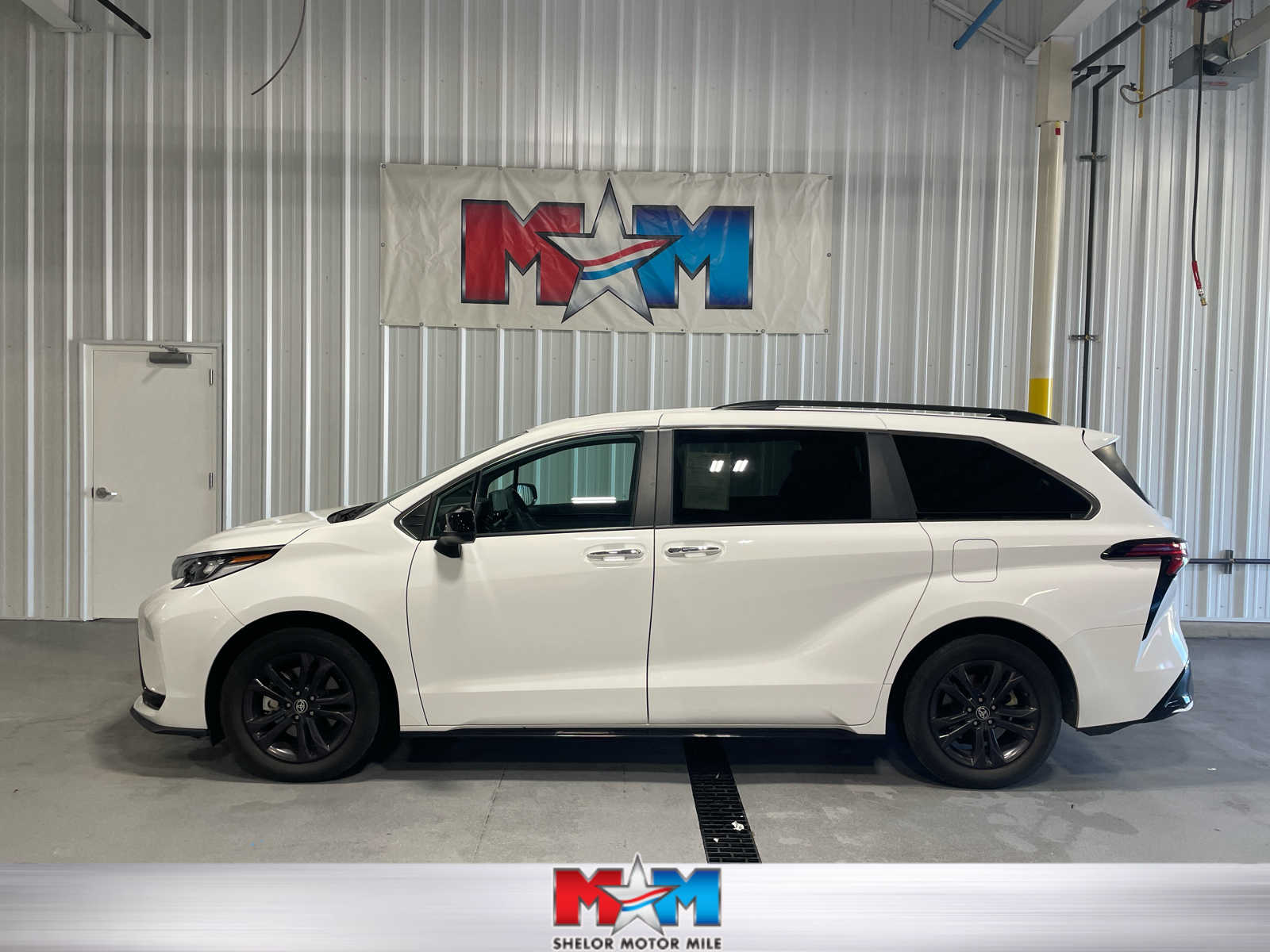 Used 2024 Toyota Sienna XSE 7 Passenger Van Passenger Van
