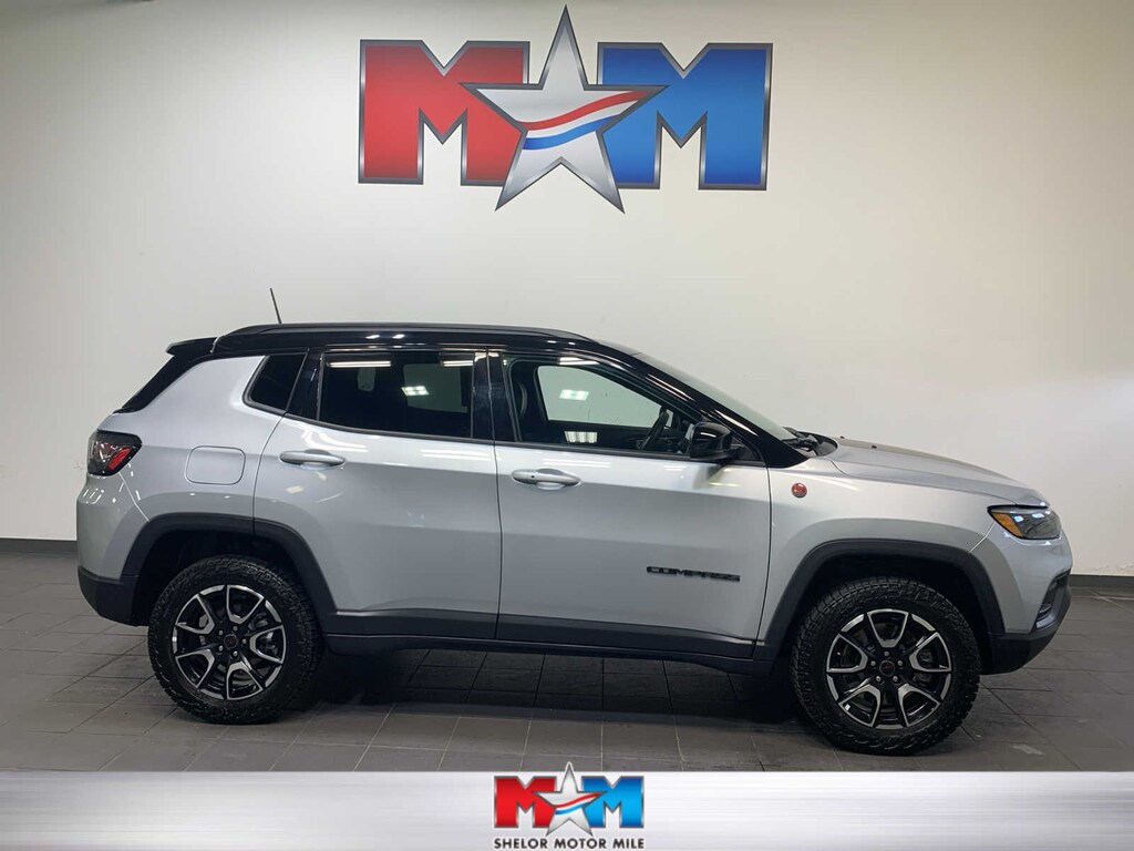 Used 2025 Jeep Compass Trailhawk SUV