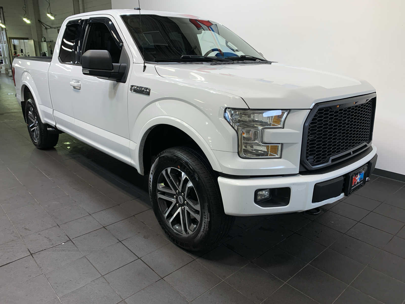 2016 Ford F-150 XLT photo 2