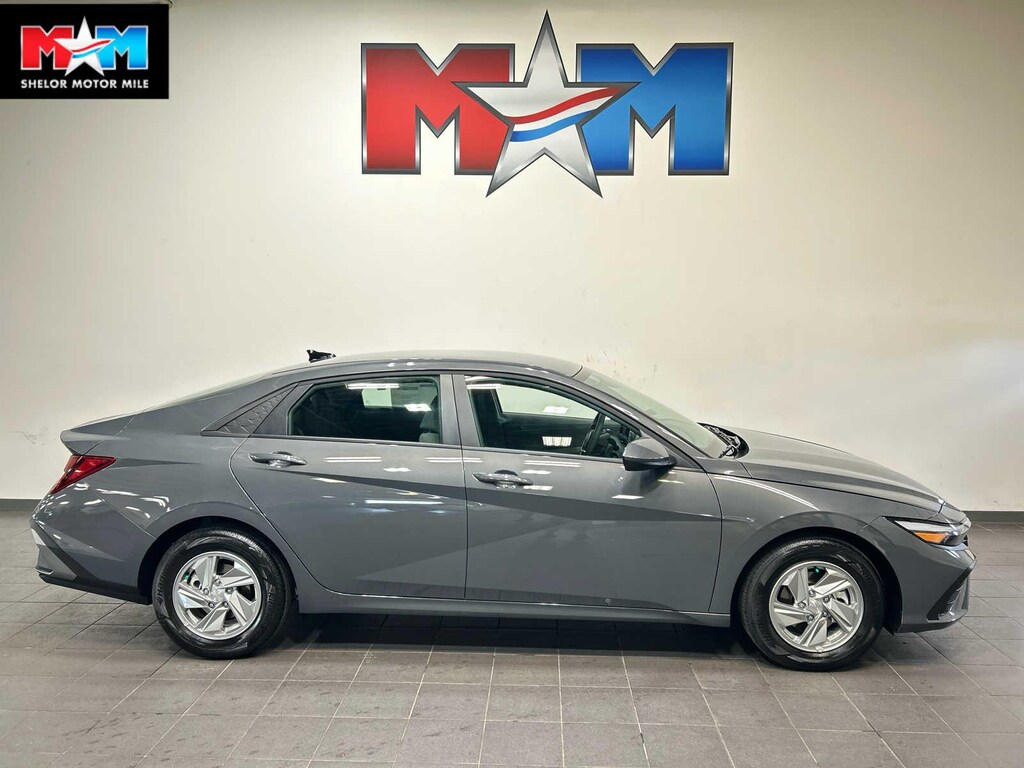 New 2026 Hyundai Elantra SE Sedan