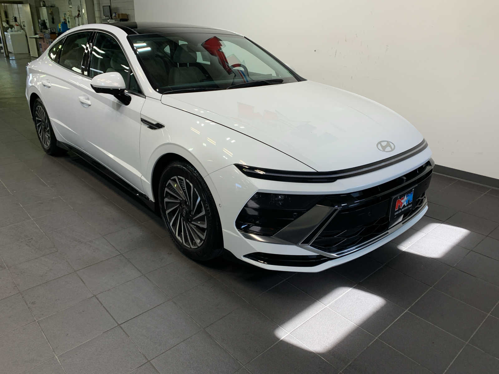 2024 Hyundai Sonata Hybrid Limited photo 2