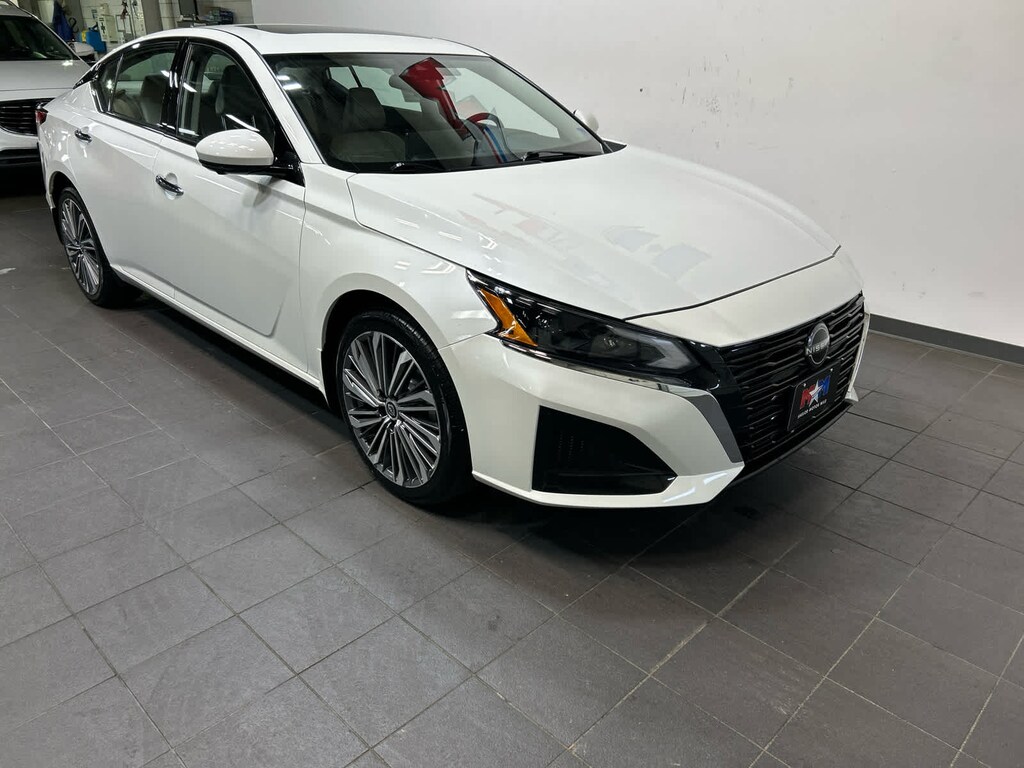 Used 2023 Nissan Altima 2.5 SL Sedan