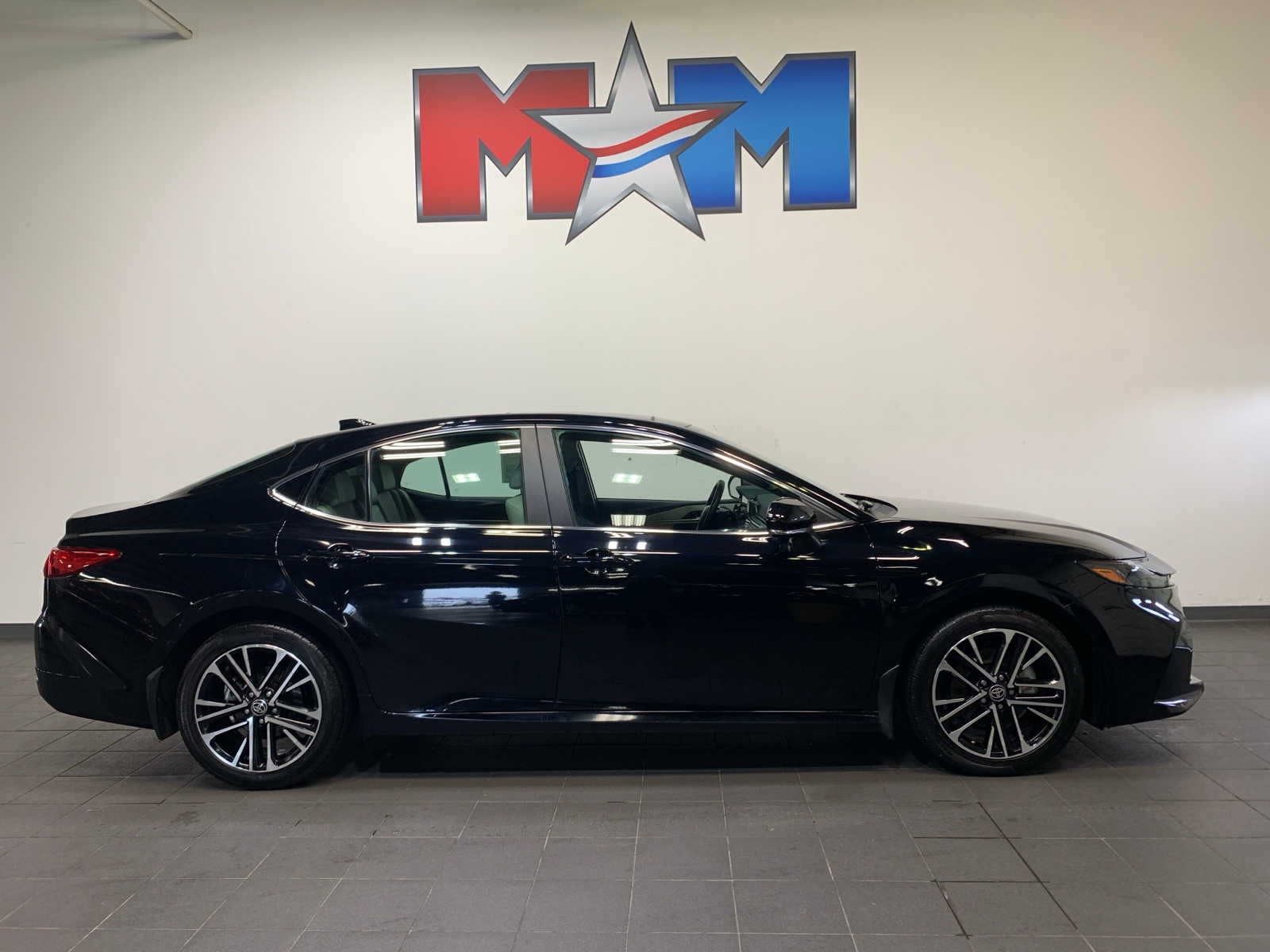 2025 Toyota Camry XLE photo 2