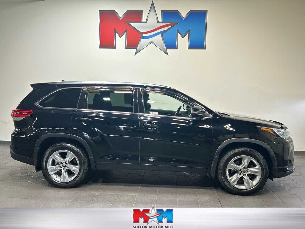 Used 2017 Toyota Highlander Limited V6 SUV