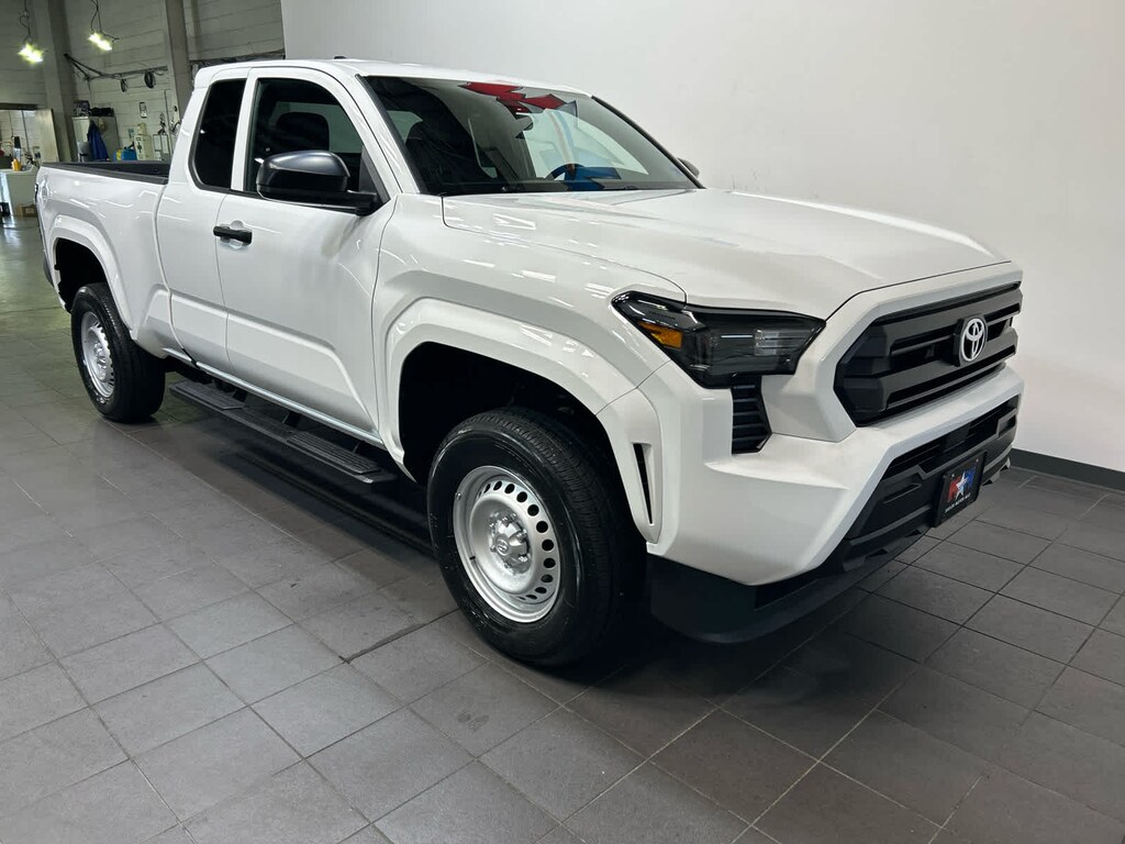 Used 2025 Toyota Tacoma SR Truck XtraCab