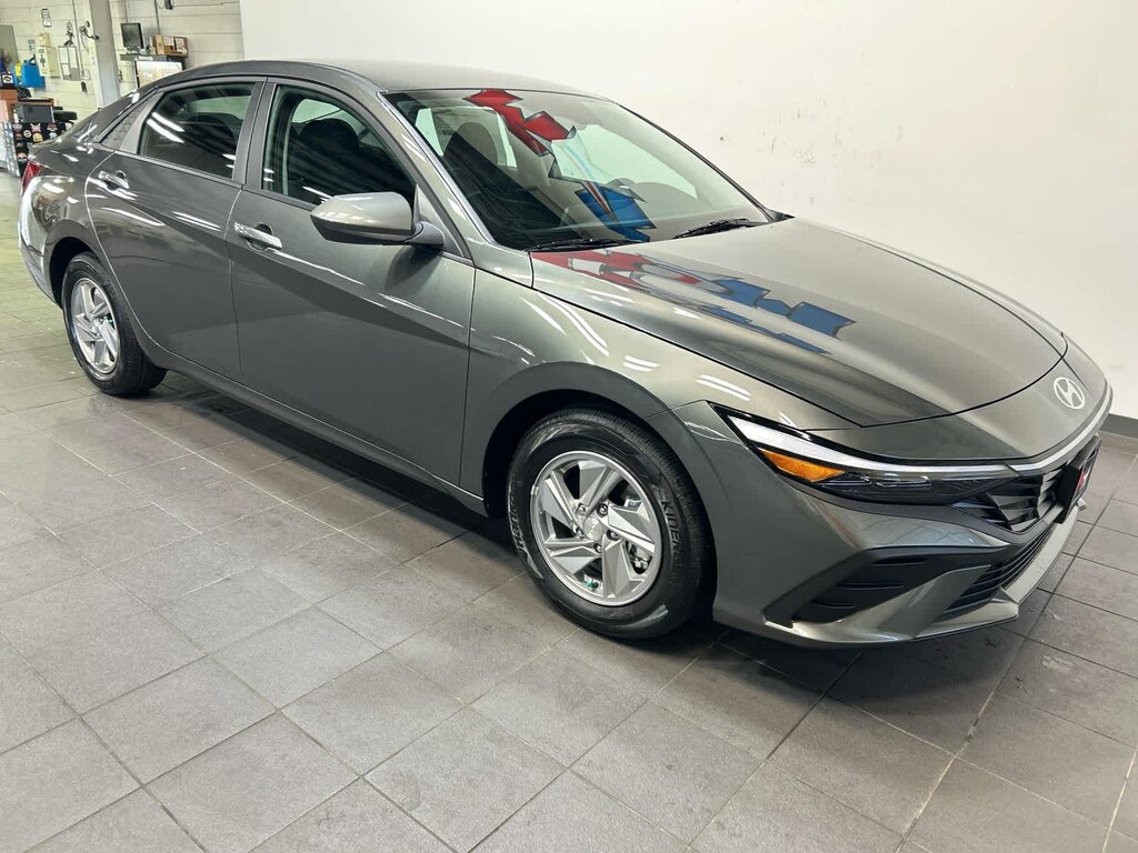New 2026 Hyundai Elantra SE Sedan