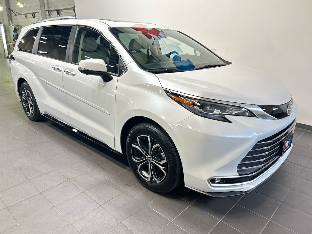 Used 2026 Toyota Sienna Platinum 7 Passenger Van Passenger Van