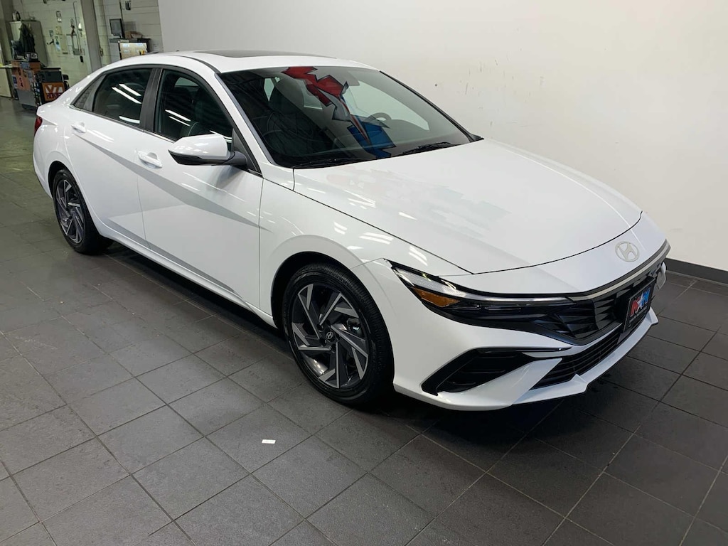 New 2025 Hyundai Elantra Hybrid Limited Sedan