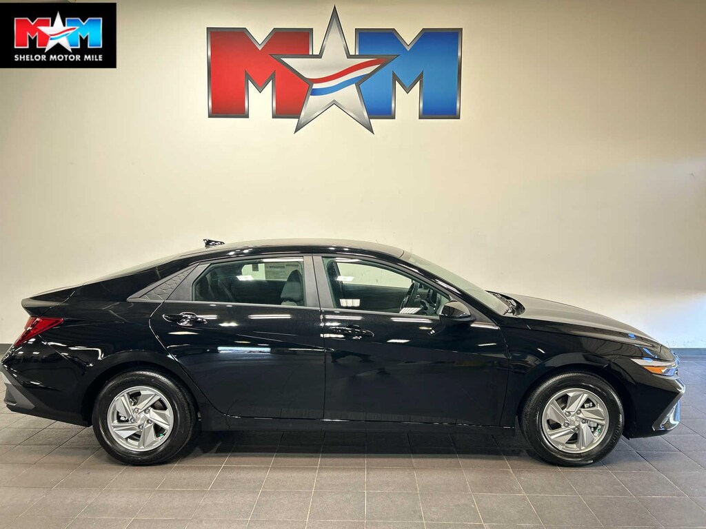 New 2026 Hyundai Elantra SE Sedan