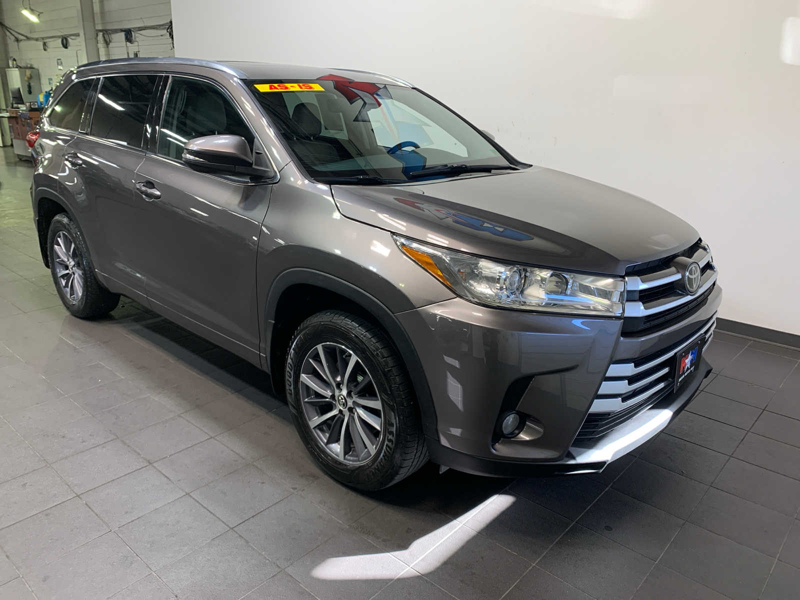 2017 Toyota Highlander XLE photo 2