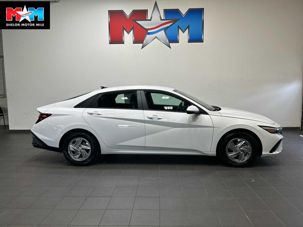 New 2026 Hyundai Elantra SE Sedan