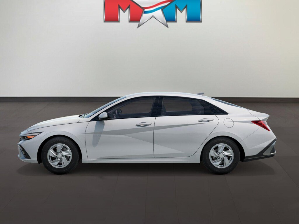New 2026 Hyundai Elantra SE Sedan