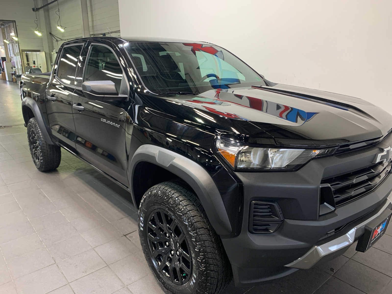 2024 Chevrolet Colorado Trail Boss photo 2