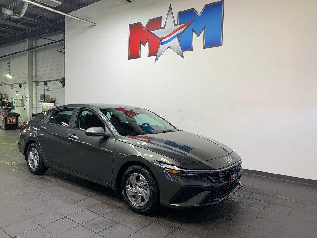 New 2026 Hyundai Elantra SE Sedan