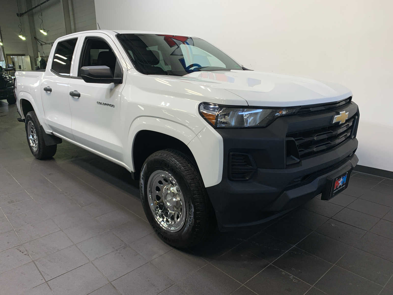 2023 Chevrolet Colorado Work Truck photo 2