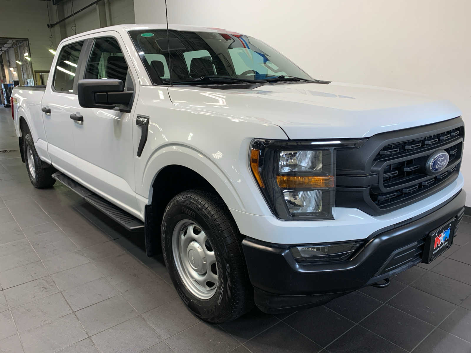 2023 Ford F-150 XLT photo 2