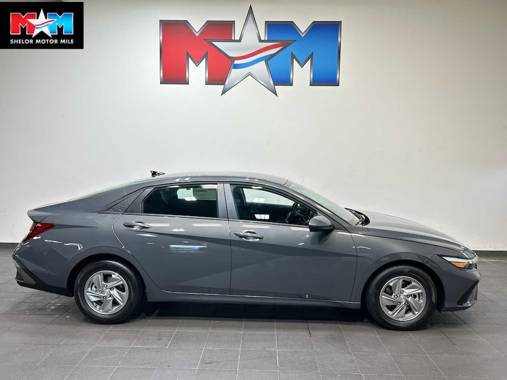 New 2026 Hyundai Elantra SE Sedan