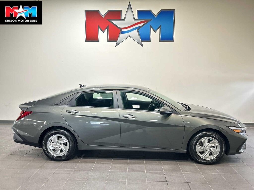 New 2026 Hyundai Elantra SE Sedan