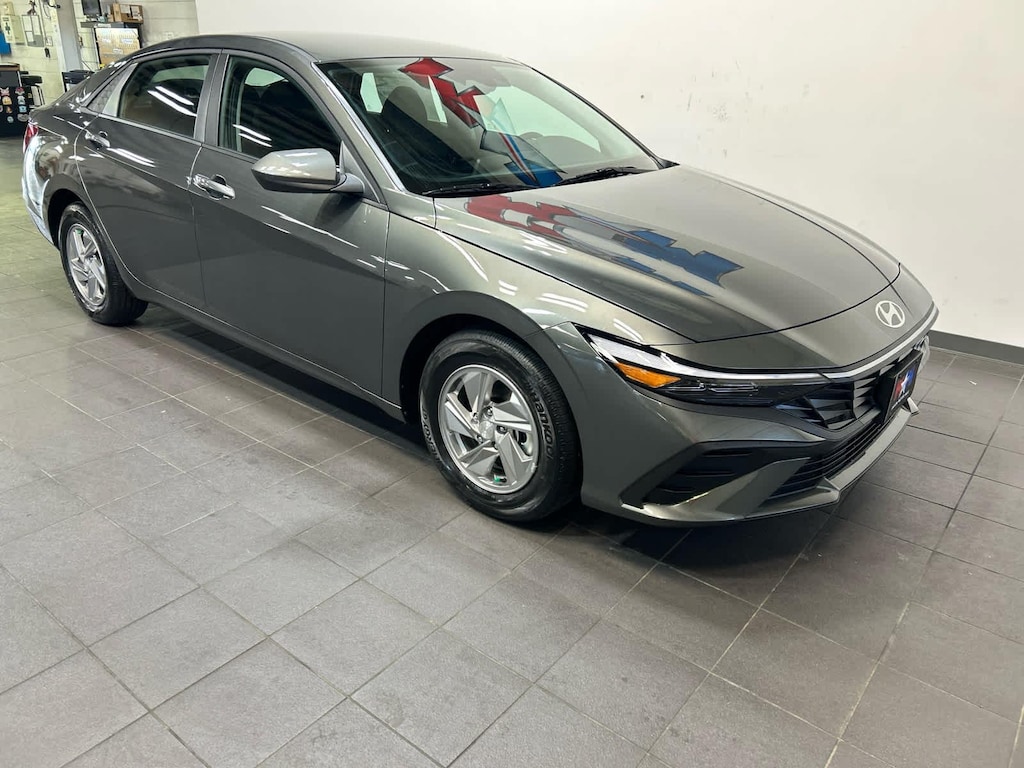 New 2026 Hyundai Elantra SE Sedan