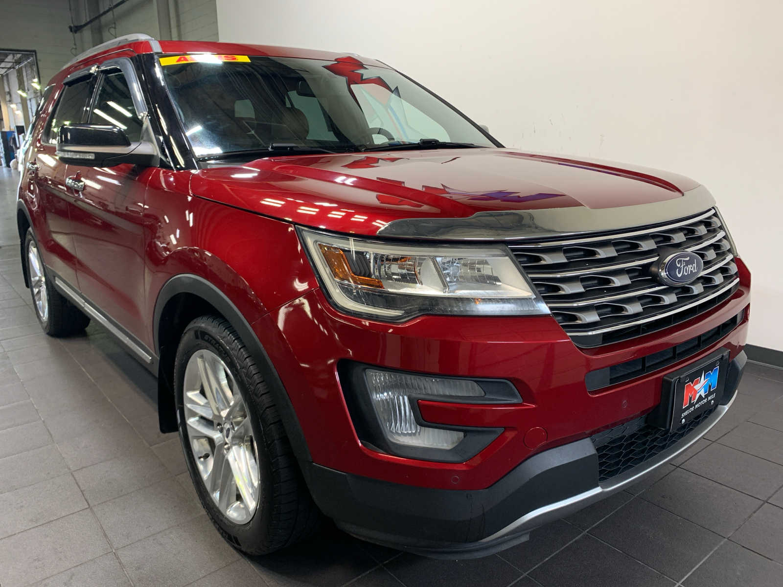 2017 Ford Explorer XLT photo 2