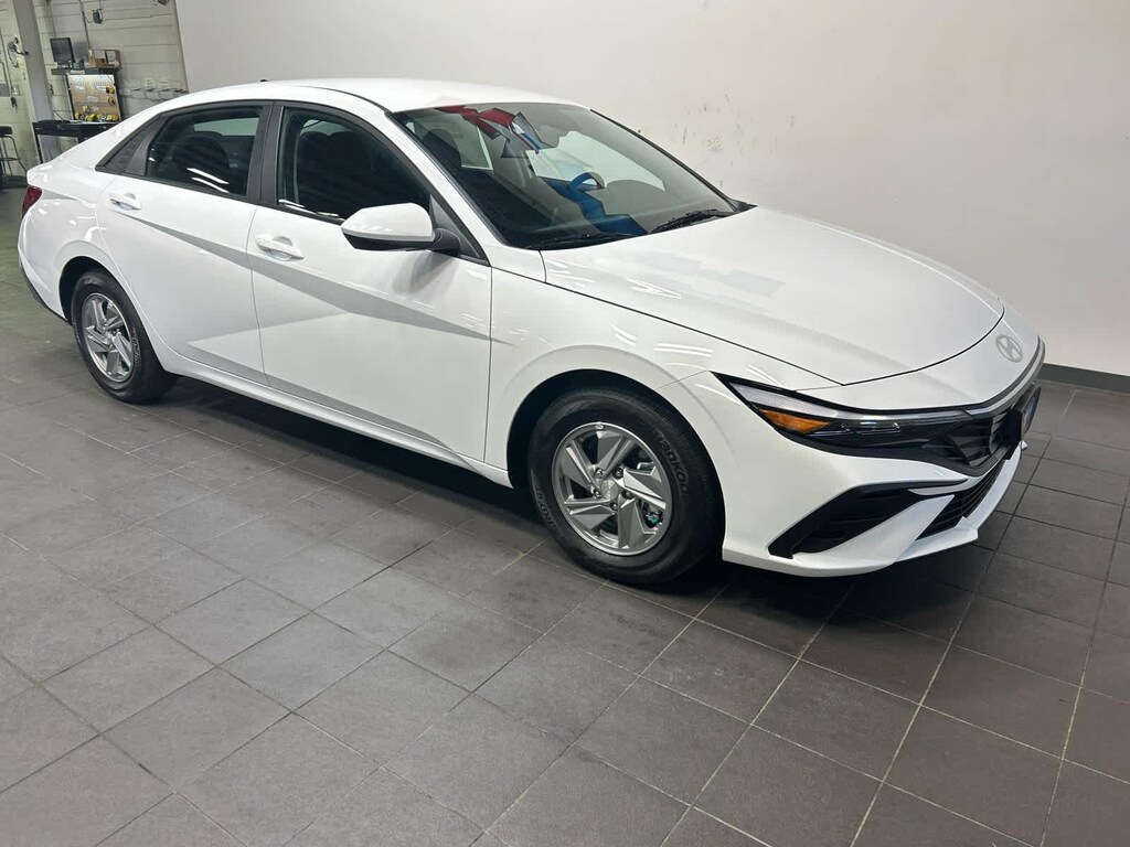 New 2026 Hyundai Elantra SE Sedan