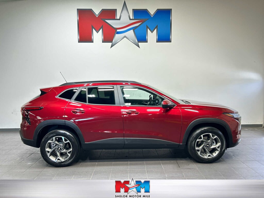 Used 2025 Chevrolet Trax LT SUV