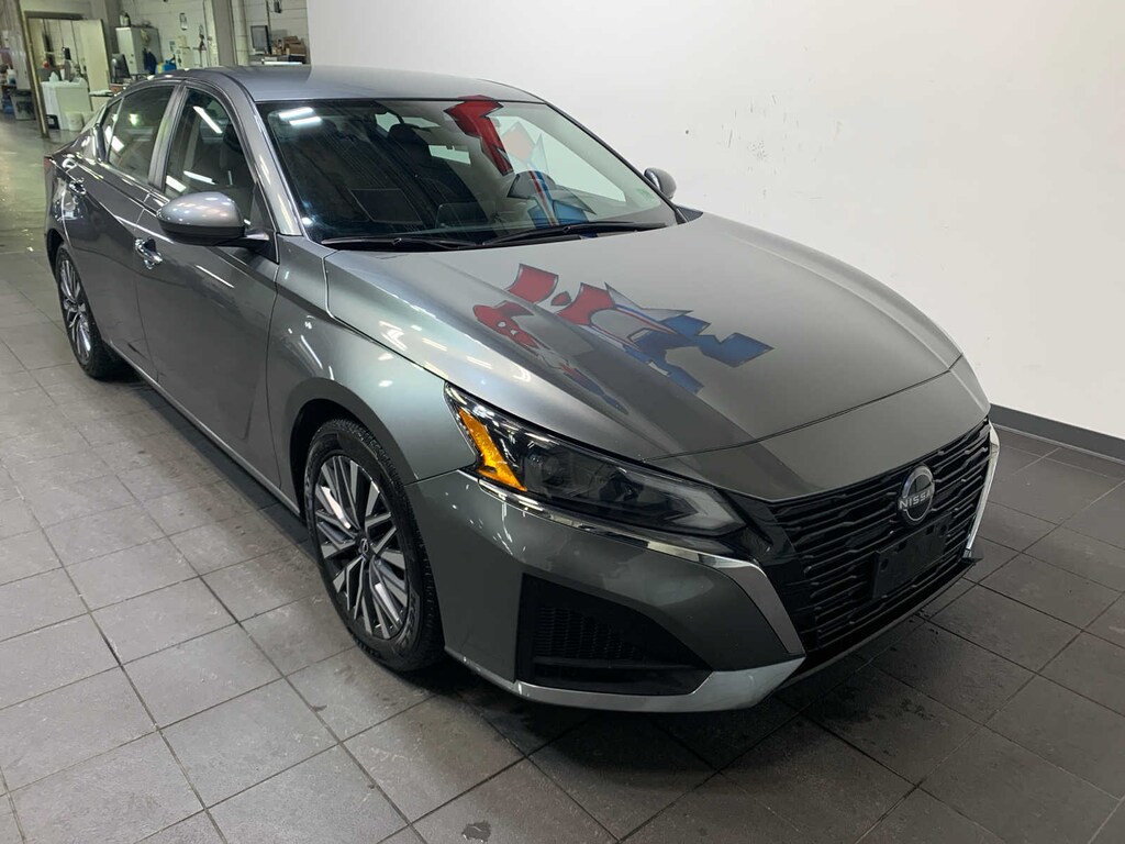 Used 2023 Nissan Altima 2.5 SV Sedan