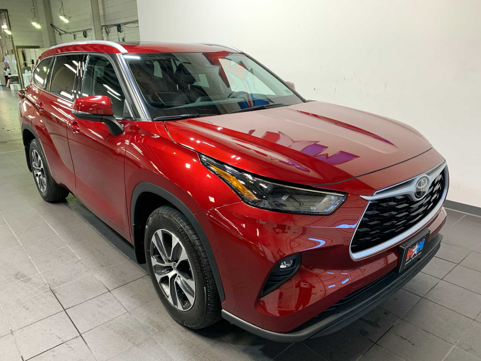 2022 Toyota Highlander XLE photo 2