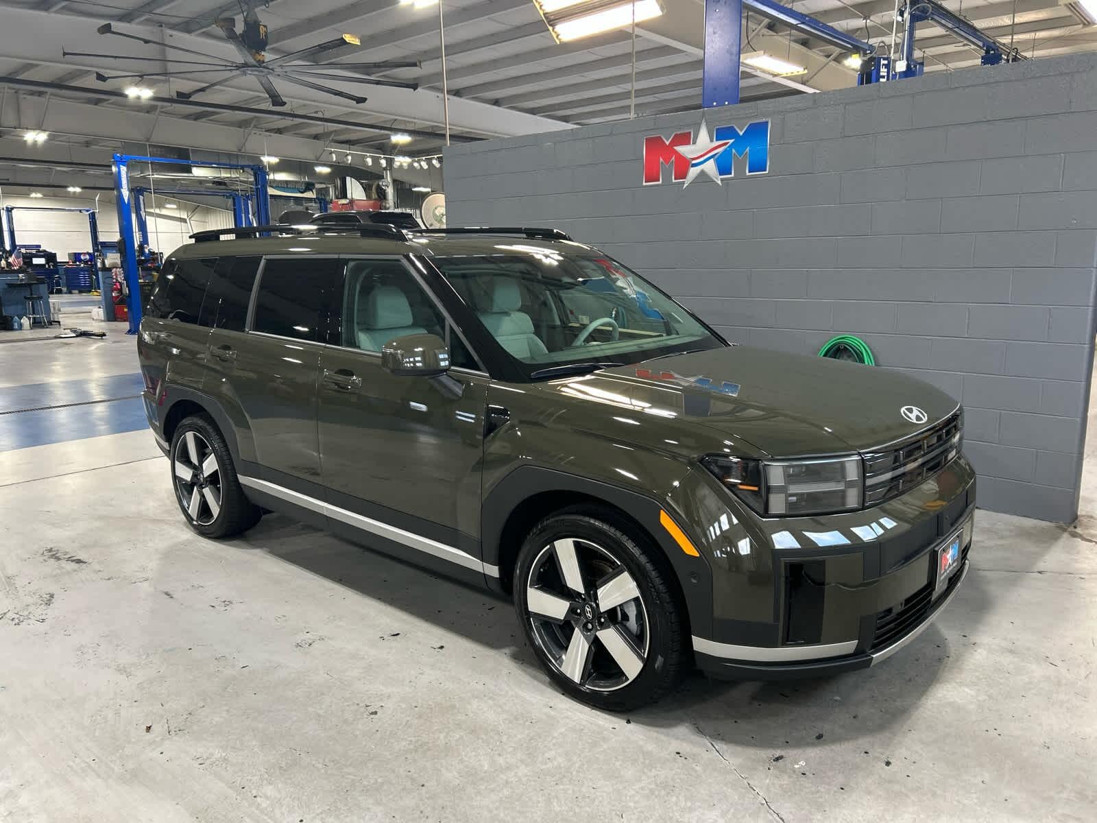2025 Hyundai Santa Fe photo 2
