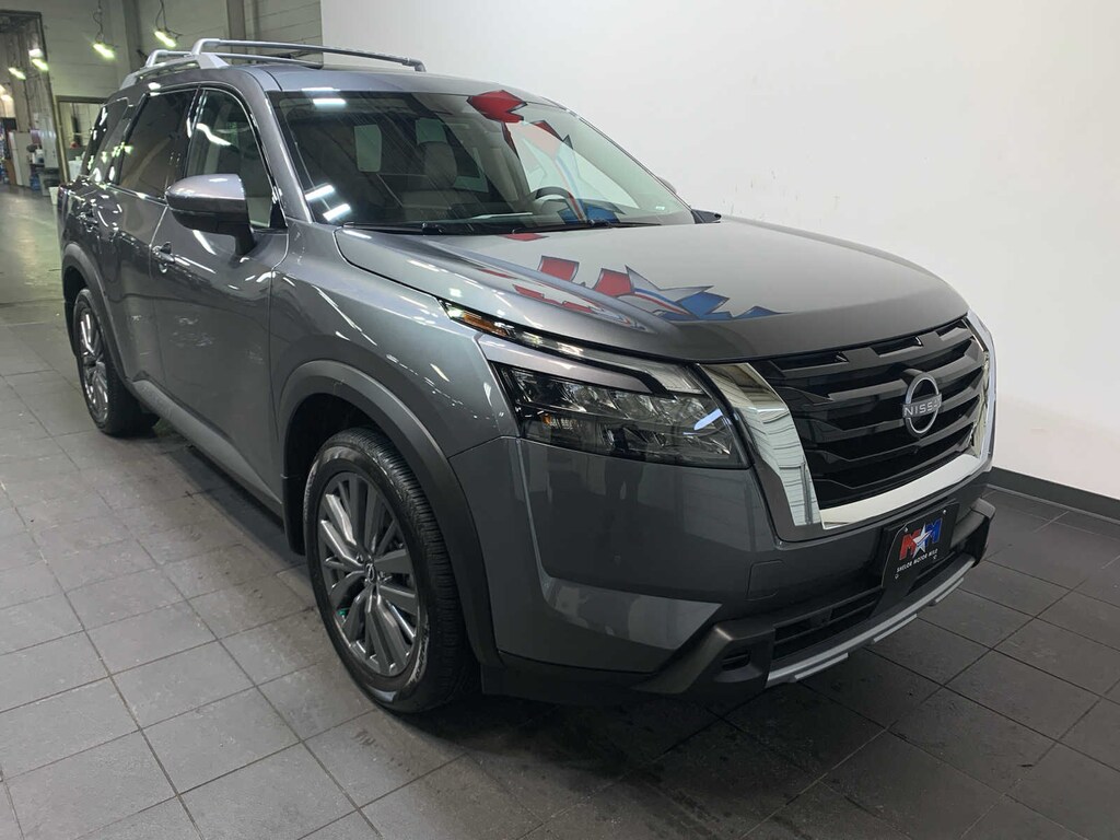 Used 2025 Nissan Pathfinder SL SUV