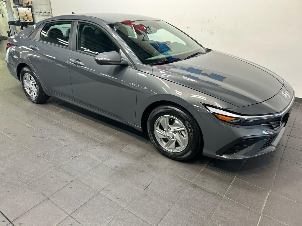 New 2026 Hyundai Elantra SE Sedan