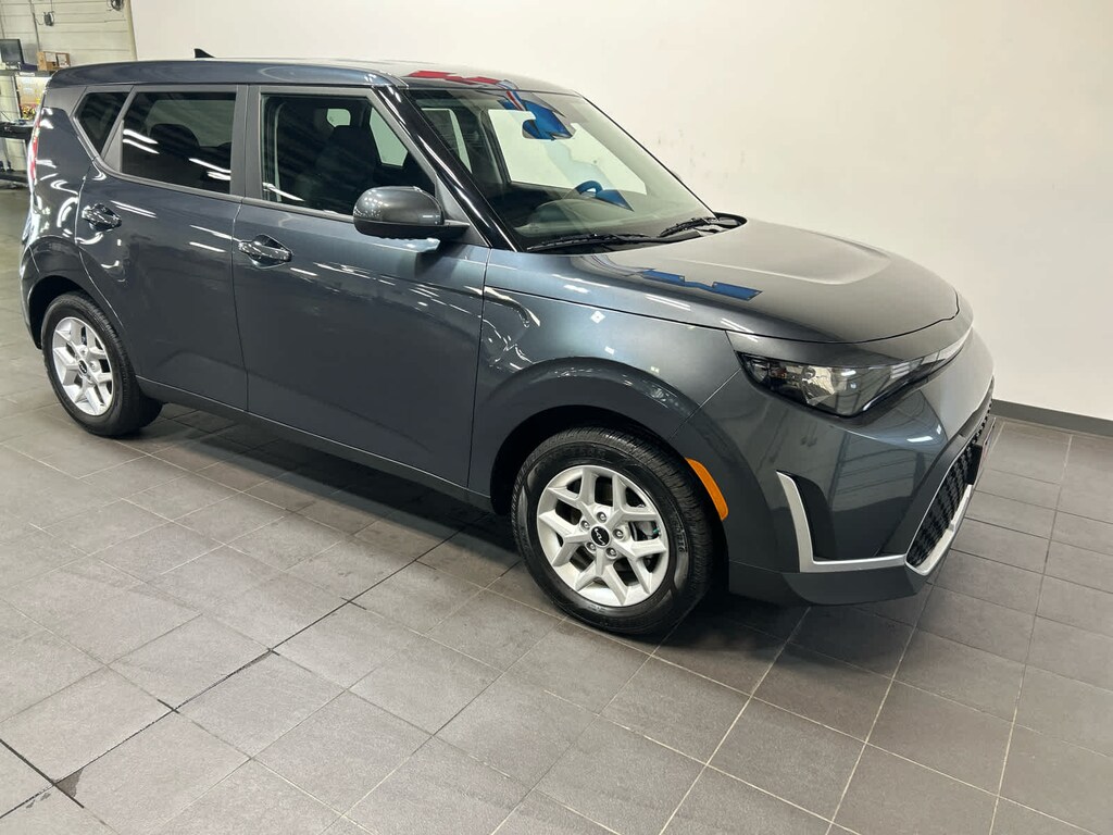 Used 2025 Kia Soul LX Hatchback